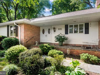 1506 Dulaney Valley Rd