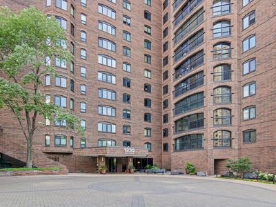 1235 Yale Pl APT 808