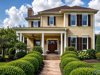 31 Lake Forest Blvd W