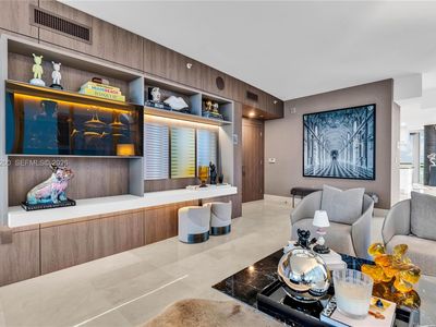 17121 Collins Ave APT 2708