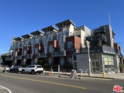 Property at 1912 Broadway APT 107, Santa Monica, CA