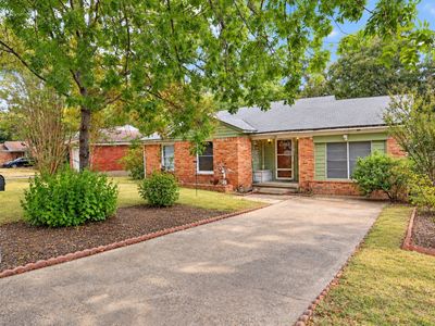 2138 Longwood Ln