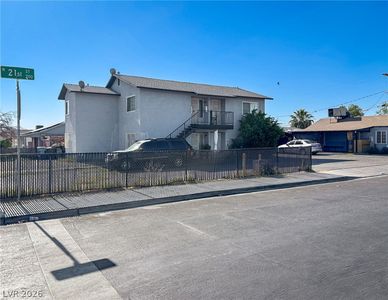 2100 Stewart Ave