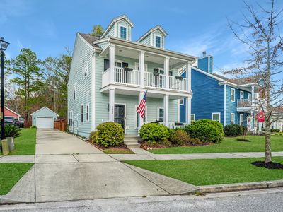 1666 Sparkleberry Ln