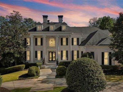 2270 Blackheath Trce