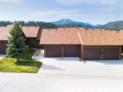 1145 Country Club Dr