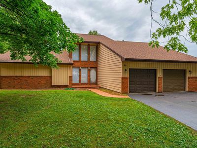 46 Illini Dr