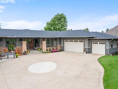 1314 Mayflower Dr