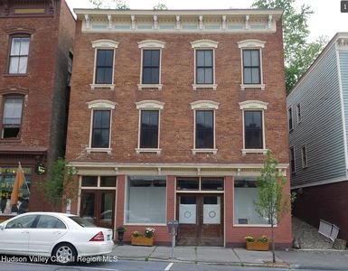 462 Main Street