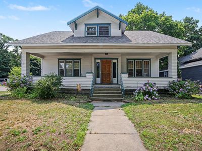 216 E Danaher St