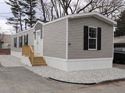 1346-B22 Newport Ave