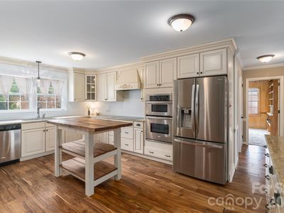 2200 Armstrong Park Dr