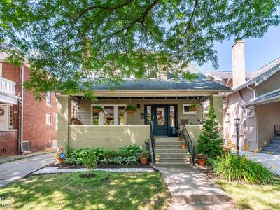 Property at 1025 Beaconsfield Ave, Grosse Pointe Park, MI