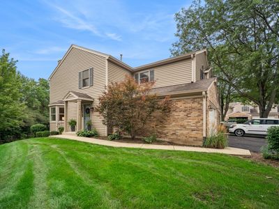 27W175 Emerson Ct