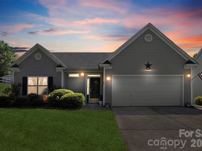 Property at 40 Ashton Bluff Cir, Mount Holly, NC