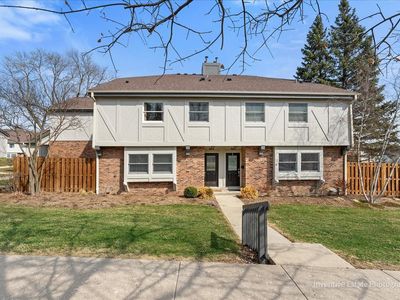Property at 884 Bristol Dr, Barrington, IL