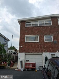 Property at 145 Crum Creek Dr, Woodlyn, PA