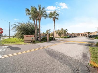 5303 Vineland Rd #205