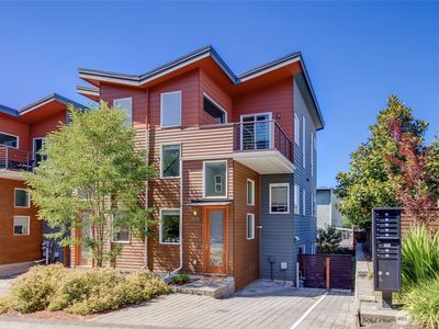 4024 Martin Luther King Jr Way S #B