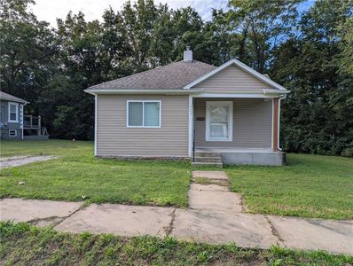 307 E Black Diamond St