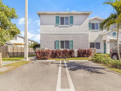 417 NW 12th Pl