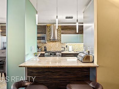 2940 W 5th St APT 5C