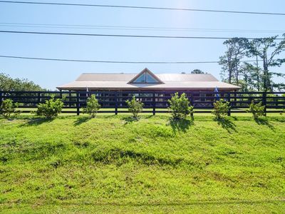 Property at 44 N Pecan St, Lakeland, GA