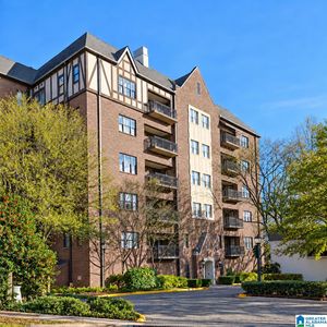 526 Olde English Ln #526