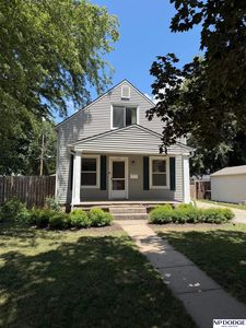 720 W 10th St