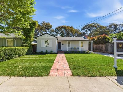 3035 Flores St