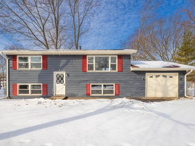 215 Crestwood Dr