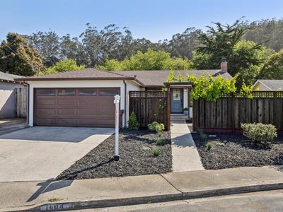 1404 Flores Dr