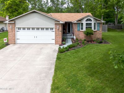 2190 Hawthorne Dr