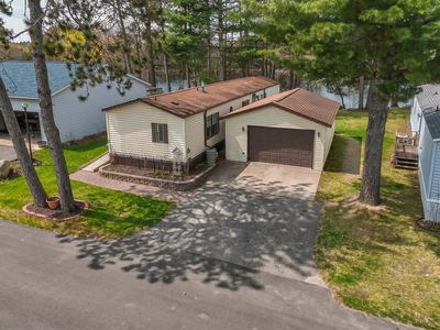 57 Edgewater Ct