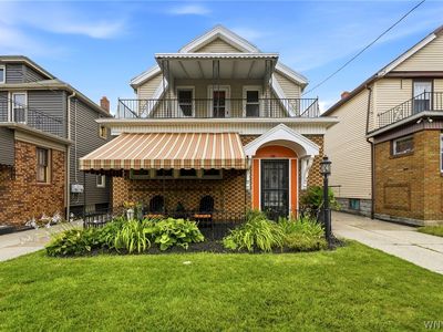 288 Hastings Ave