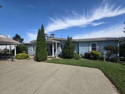 405 E High St