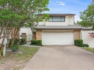 4312 Village Oak Dr