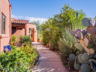 2139 Embarcadero Way