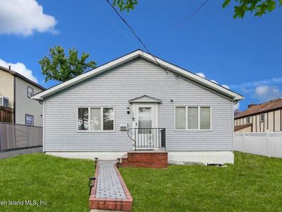 1685 Arden Ave