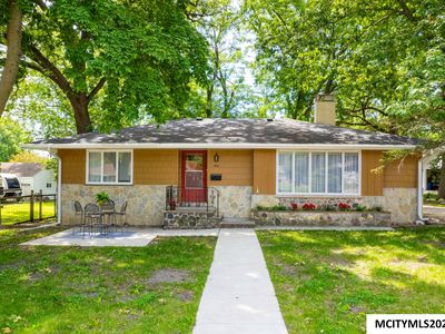 909 Main Ave