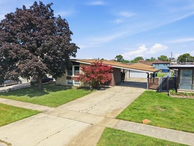 7836 W 80th Pl