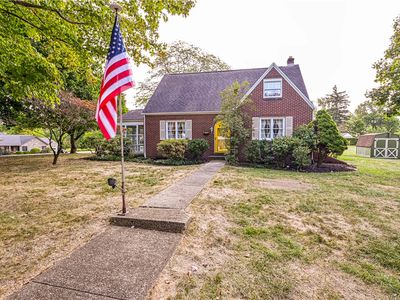 427 Eastwood Ln