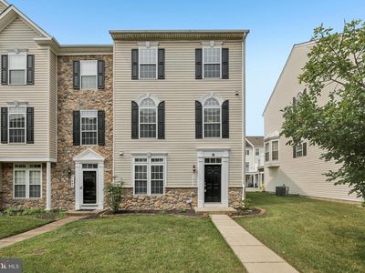 7644 Sandhurst Ln