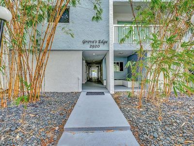 2920 SW 28th Ter APT 207