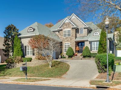 300 Keswick Grove Ln