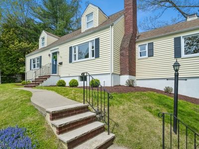 Property at 27 Dogwood Rd, Morris Plains, NJ