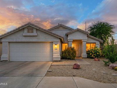 3136 E ROVEEN Avenue