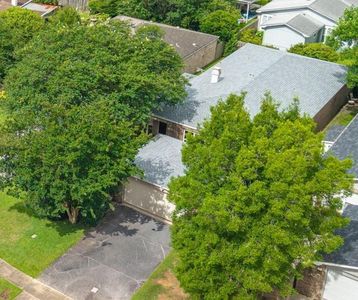 18 Towncrier Ct
