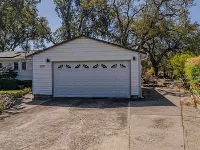 305 Patricia Ln