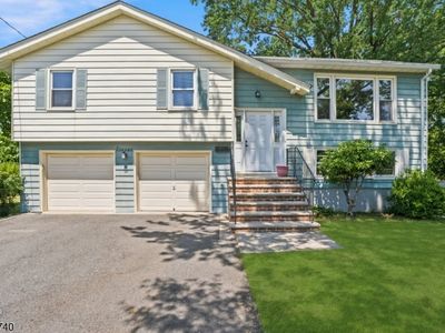11 Ray Ave